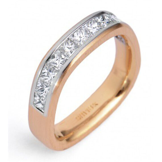 Stuart Moore Ring mounted on rose gold