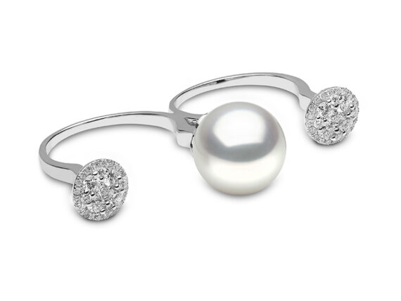 Yoko London Novus ring mounted on white gold with diamonds and south sea pearl