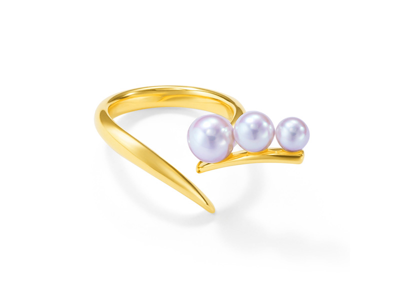 Tasaki x Prabal Gurung - Moulin ring mounted on yellow gold with Akoya pearls