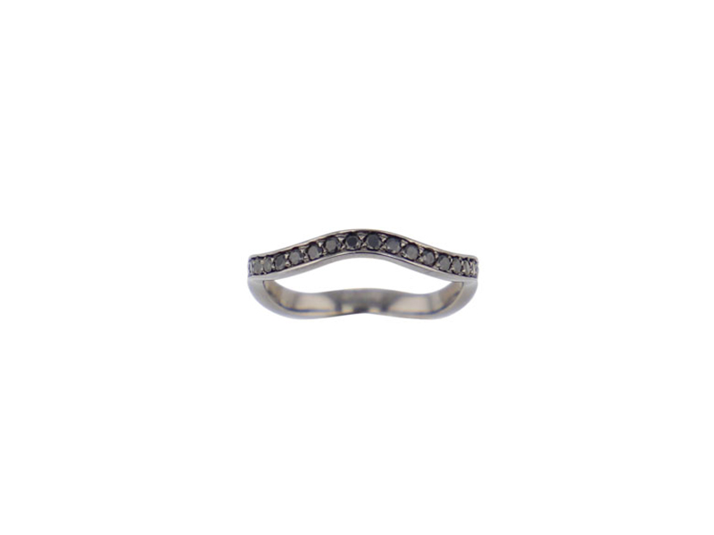 Elie Top - Ring mounted on white gold set with black spinels