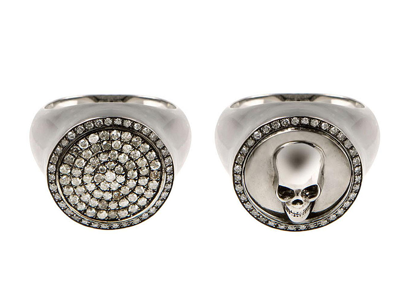 de Jaegher After Midnight ring made with silver and white diamonds. Reversible Kitten embossed skull with contour set with white diamonds, kitten paved with white diamonds on the other side