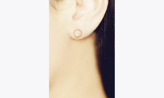 Christina Soubli Round earring studs 18ct yellow gold diamond