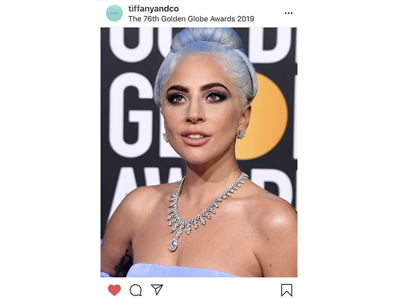 Tiffany & Co. - Lady Gaga wore the Aura necklace made especially for her - Set with over 300diamonds and a blazing drop of over 20 carats, for a total of 80 carats. Golden Globes 2019
