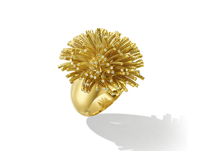 Cadar - Fur ring mounted on yellow gold 