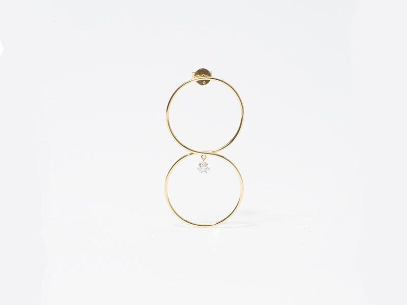 Persée Paris - Boucle d'oreille "8" en or jaune avec un diamant - Disponible sur The Eye of Jewelry