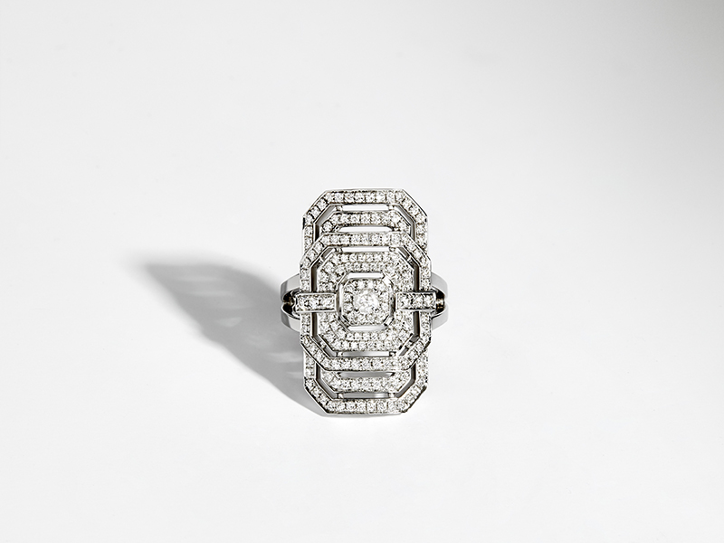 Statement - Myway ring mounted in silver set with 161 round brilliant diamonds