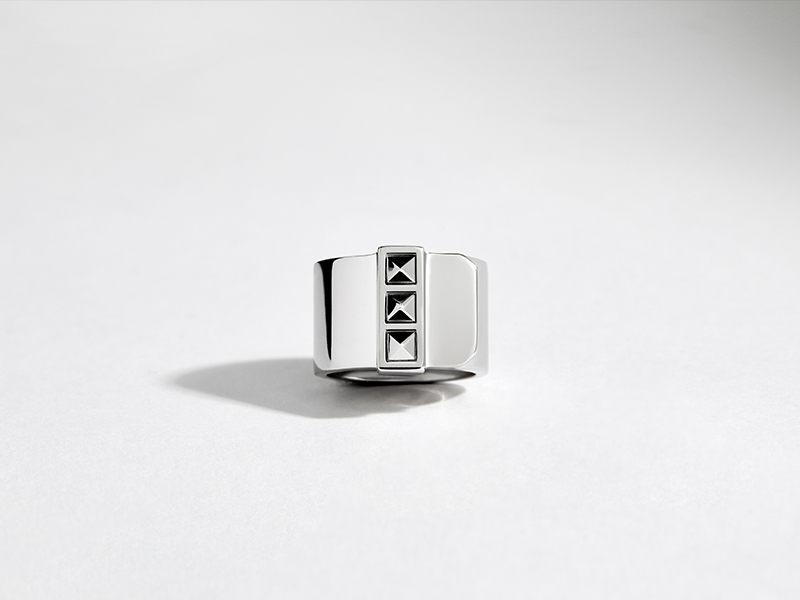 Statement - Rockaway ring mounted on silver 