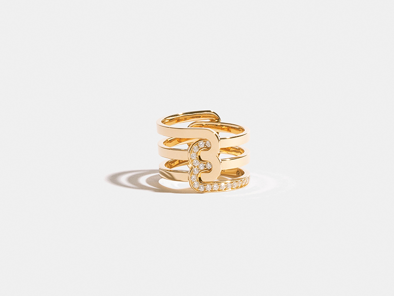 JEM - Etreintes ring mounted on Fairmined yellow gold set with lab-grown diamonds