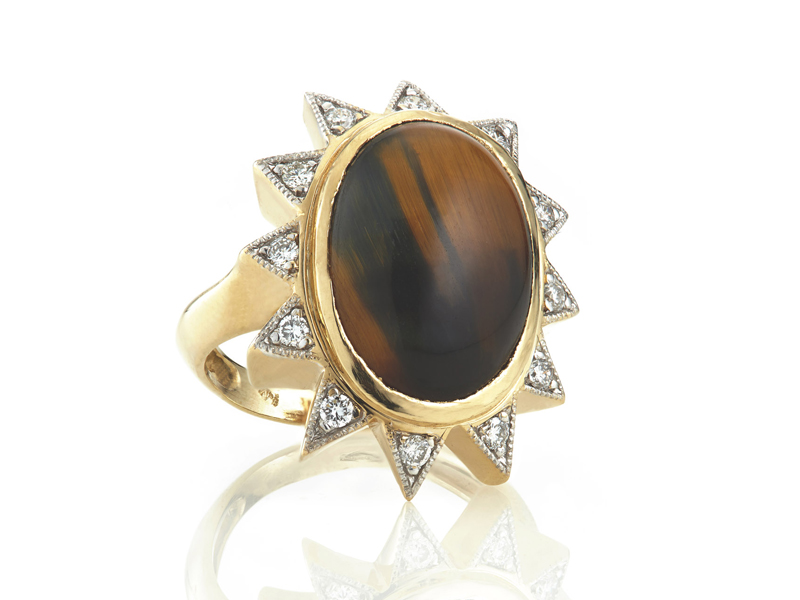 Nomad Jewels - Bague Athina brune montée sur or jaune avec oeil de tigre et diamants blancs