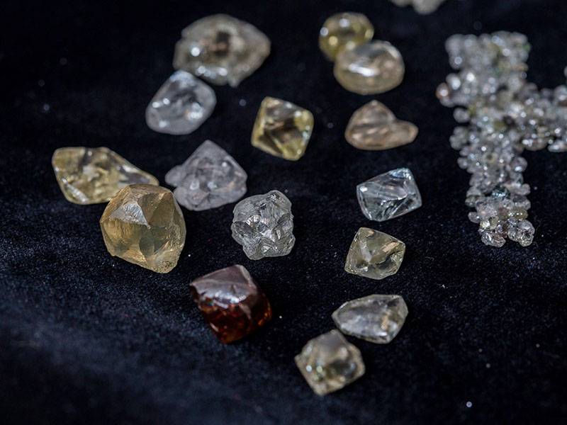 De Beers Rolls Out 'Diamonds from DTC' Origin Program