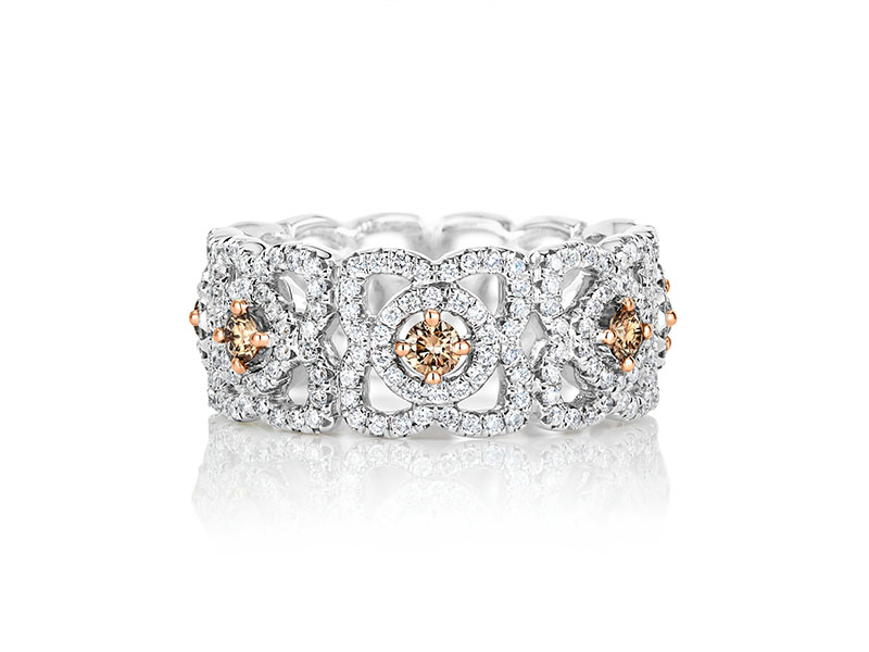 De Beers - Enchanted Lotus Band with fancy coloured centre diamonds