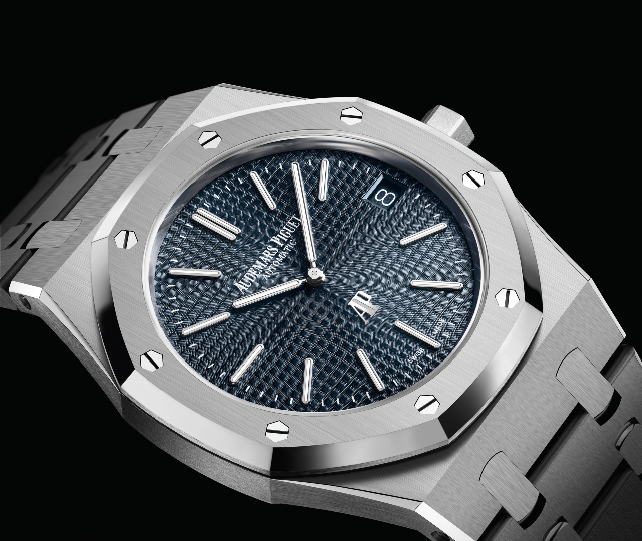 Audemars Piguet Debuts New Models for 50th Anniversary of Royal Oak – Robb  Report